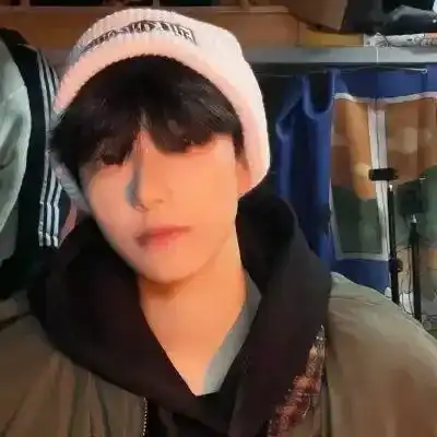 何茉佳